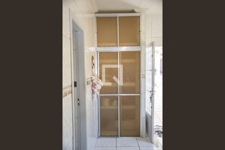 Casa à venda com 166m², 2 quartos e 1 vaga Casa à venda com 166m², 2 quartos e 1 vagaCozinha