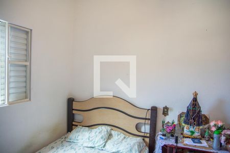 Casa à venda com 166m², 2 quartos e 1 vaga Casa à venda com 166m², 2 quartos e 1 vagaQuarto - Casa Fundos