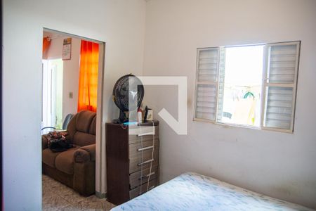 Casa à venda com 166m², 2 quartos e 1 vaga Casa à venda com 166m², 2 quartos e 1 vagaQuarto - Casa Fundos