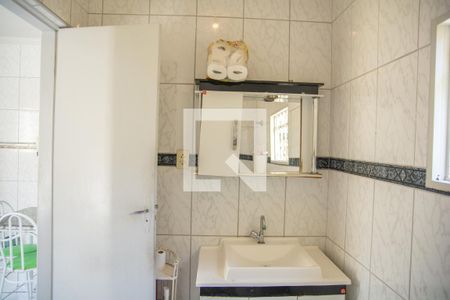 Casa à venda com 166m², 2 quartos e 1 vaga Casa à venda com 166m², 2 quartos e 1 vagaBanheiro