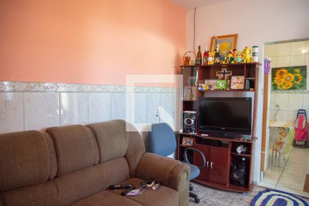 Casa à venda com 166m², 2 quartos e 1 vaga Casa à venda com 166m², 2 quartos e 1 vagaSala - Casa Fundos