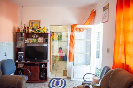 Casa à venda com 166m², 2 quartos e 1 vaga Casa à venda com 166m², 2 quartos e 1 vagaSala - Casa Fundos