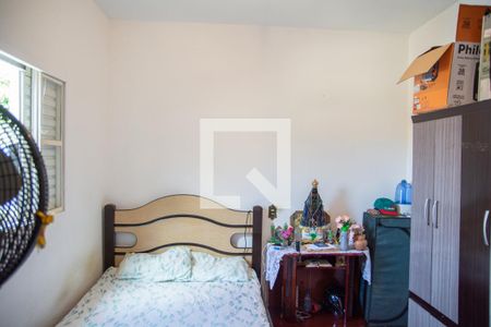 Casa à venda com 166m², 2 quartos e 1 vaga Casa à venda com 166m², 2 quartos e 1 vagaQuarto - Casa Fundos