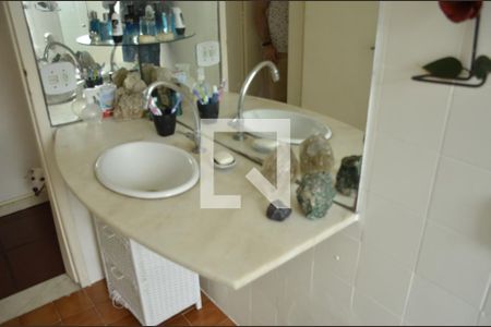 Apartamento à venda com 90m², 2 quartos e 1 vagaBanheiro Social