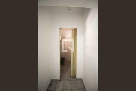 Banheiro de casa para alugar com 1 quarto, 21m² em Jardim Tietê, São Paulo