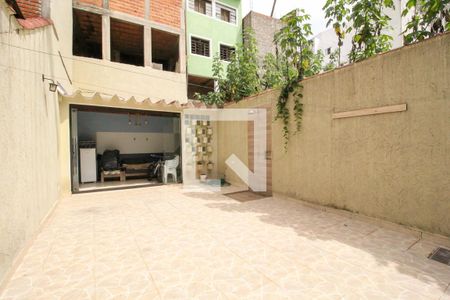 Casa à venda com 280m², 3 quartos e 5 vagas Casa à venda com 280m², 3 quartos e 5 vagasQuintal