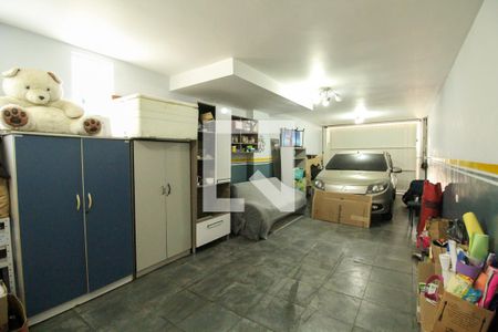 Casa à venda com 280m², 3 quartos e 5 vagas Casa à venda com 280m², 3 quartos e 5 vagasGaragem
