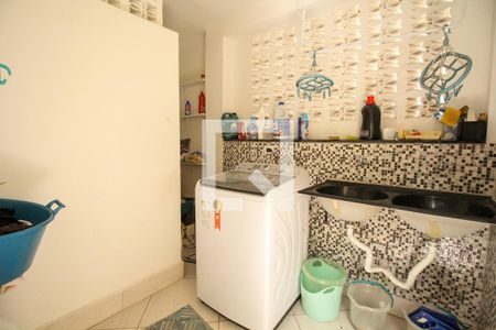 Casa à venda com 280m², 3 quartos e 5 vagas Casa à venda com 280m², 3 quartos e 5 vagasÁrea de Serviço