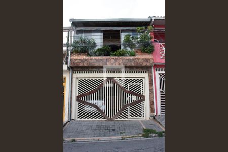 Casa para alugar com 250m², 3 quartos e 2 vagas Casa para alugar com 250m², 3 quartos e 2 vagasFachada