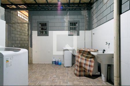 Casa à venda com 150m², 1 quarto e sem vagaarea de serviço