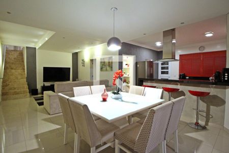 Casa de condomínio à venda com 222m², 3 quartos e 4 vagasSala da jantar