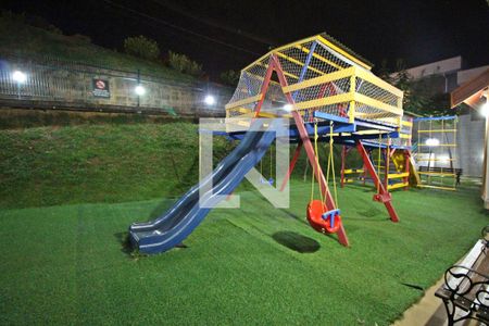 Casa de condomínio à venda com 222m², 3 quartos e 4 vagasÁrea comum - Playground