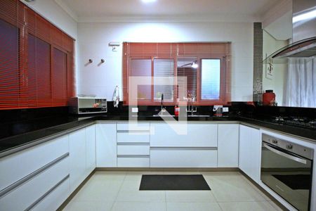 Casa de condomínio à venda com 222m², 3 quartos e 4 vagasCozinha