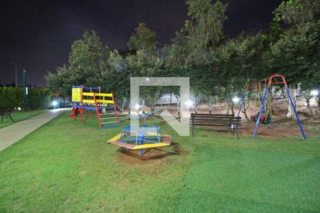 Casa de condomínio à venda com 222m², 3 quartos e 4 vagasÁrea comum - Playground