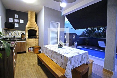 Casa de condomínio à venda com 222m², 3 quartos e 4 vagasÁrea gourmet