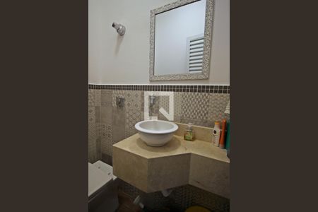 Casa de condomínio à venda com 222m², 3 quartos e 4 vagasLavabo da Área gourmet