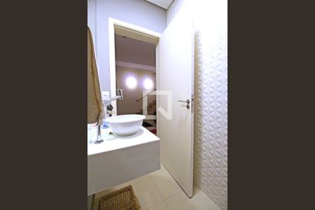 Casa de condomínio à venda com 222m², 3 quartos e 4 vagasLavabo