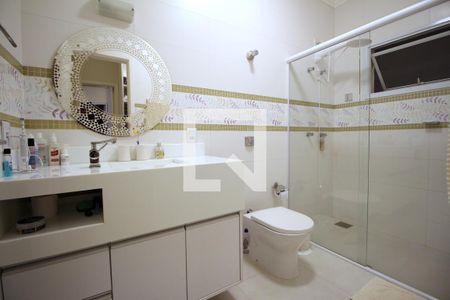 Casa de condomínio à venda com 222m², 3 quartos e 4 vagasBanheiro do Quarto 4 (suíte master)