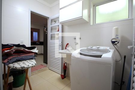 Casa de condomínio à venda com 222m², 3 quartos e 4 vagasÁrea de serviço