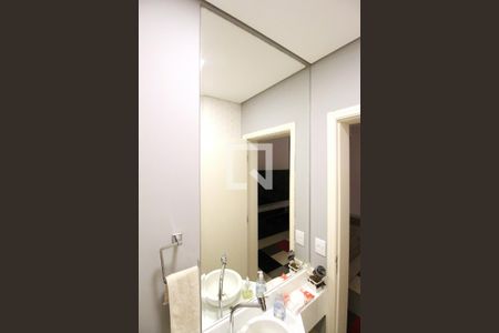 Casa de condomínio à venda com 222m², 3 quartos e 4 vagasLavabo (espelho)