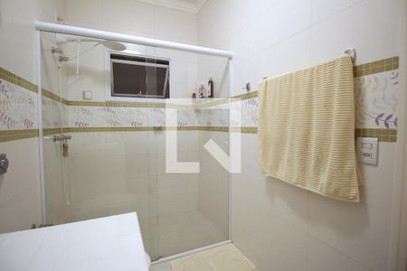 Casa de condomínio à venda com 222m², 3 quartos e 4 vagasBanheiro do Quarto 4 (suíte master)