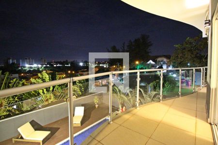 Casa de condomínio à venda com 222m², 3 quartos e 4 vagasSacada do Quarto 4