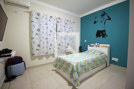 Casa de condomínio à venda com 222m², 3 quartos e 4 vagasQuarto 2