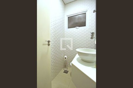 Casa de condomínio à venda com 222m², 3 quartos e 4 vagasLavabo