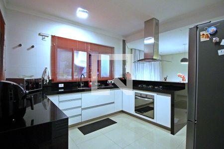 Casa de condomínio à venda com 222m², 3 quartos e 4 vagasCozinha