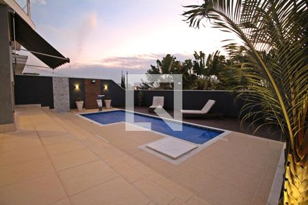 Casa de condomínio à venda com 222m², 3 quartos e 4 vagasPiscina