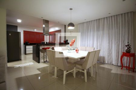 Casa de condomínio à venda com 222m², 3 quartos e 4 vagasSala da jantar