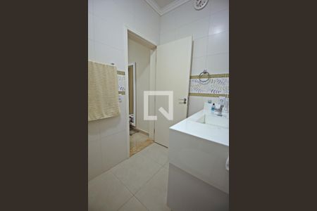 Casa de condomínio à venda com 222m², 3 quartos e 4 vagasBanheiro do Quarto 4 (suíte master)