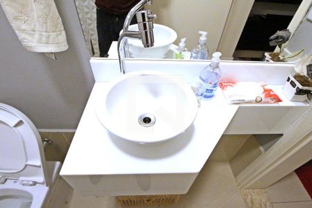 Casa de condomínio à venda com 222m², 3 quartos e 4 vagasLavabo (pia)