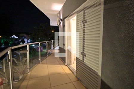 Casa de condomínio à venda com 222m², 3 quartos e 4 vagasSacada do Quarto 3