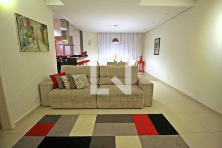 Sala de Estar de casa de condomínio à venda com 3 quartos, 222m² em Swiss Park, Campinas