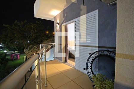 Casa de condomínio à venda com 222m², 3 quartos e 4 vagasSacada do Quarto 3