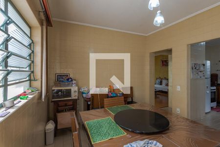 Casa à venda com 300m², 3 quartos e 2 vagas Casa à venda com 300m², 3 quartos e 2 vagasCopa