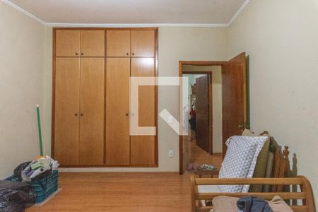 Casa à venda com 300m², 3 quartos e 2 vagas Casa à venda com 300m², 3 quartos e 2 vagasQuarto 1