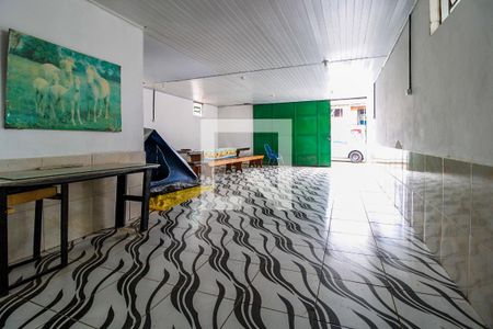 Casa à venda com 290m², 3 quartos e 5 vagas Casa à venda com 290m², 3 quartos e 5 vagasGaragem