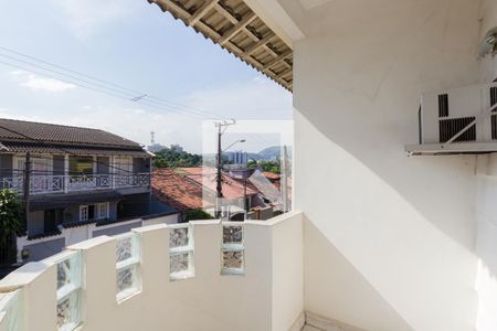 Casa de condomínio à venda com 181m², 3 quartos e 2 vagasVaranda da Suíte 1