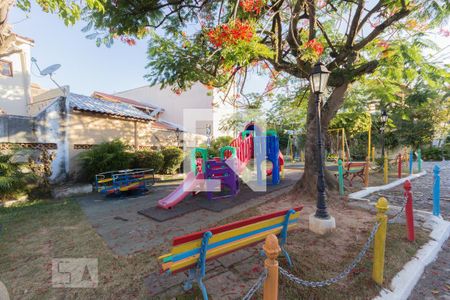 Casa de condomínio à venda com 181m², 3 quartos e 2 vagasPlayground