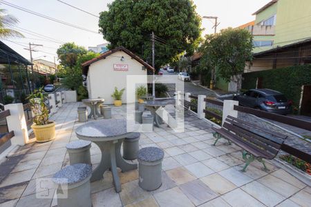 Casa de condomínio à venda com 181m², 3 quartos e 2 vagasPraça