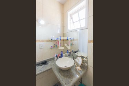 Casa de condomínio à venda com 181m², 3 quartos e 2 vagasBanheiro da Suíte 1