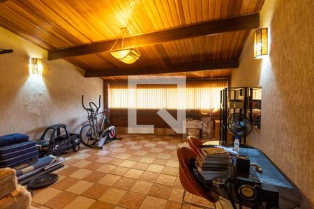 Casa à venda com 200m², 3 quartos e 2 vagas Casa à venda com 200m², 3 quartos e 2 vagasVaranda