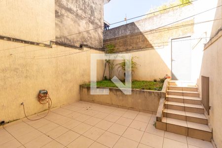 Casa à venda com 200m², 3 quartos e 2 vagas Casa à venda com 200m², 3 quartos e 2 vagasQuintal