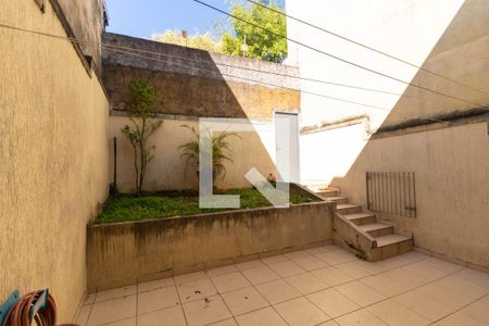 Casa à venda com 200m², 3 quartos e 2 vagas Casa à venda com 200m², 3 quartos e 2 vagasQuintal