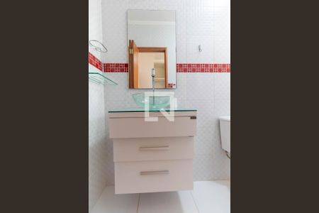 Casa à venda com 200m², 3 quartos e 2 vagas Casa à venda com 200m², 3 quartos e 2 vagasBanheiro da Suíte 1