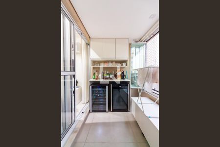 Apartamento à venda com 63m², 2 quartos e 1 vaga Apartamento à venda com 63m², 2 quartos e 1 vagaVaranda gourmet