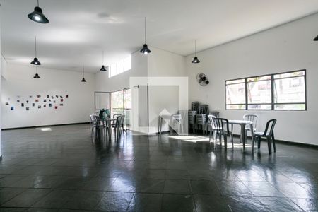 Apartamento para alugar com 51m², 2 quartos e 1 vaga Apartamento para alugar com 51m², 2 quartos e 1 vagaÁrea comum - Salão de festas