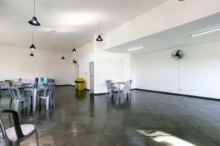 Apartamento para alugar com 51m², 2 quartos e 1 vaga Apartamento para alugar com 51m², 2 quartos e 1 vagaÁrea comum - Salão de festas